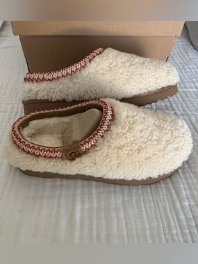 NWT UGG Women's Tasman Maxi Curly Slipper Size 8